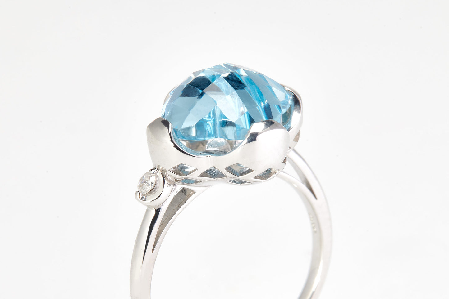 Pt900
ブルートパーズR
Lana lana